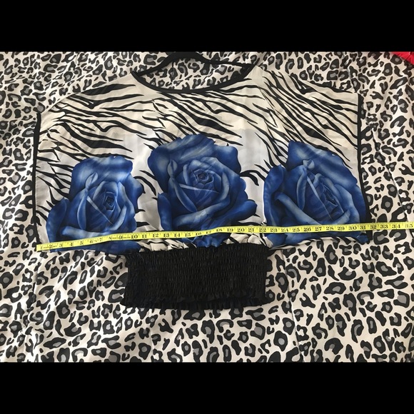 NWOT Flower Blouse - Picture 3 of 4